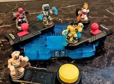 Akedo Ultimate Arcade Warriors Battle Arena + 5 Exclusive Legendary Figures 🔥