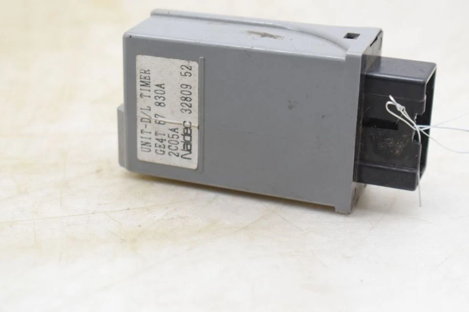 MAZDA MX-5 II (NB) 1.6 16V 32809 Centralina Relè - Immagine 2 di 3