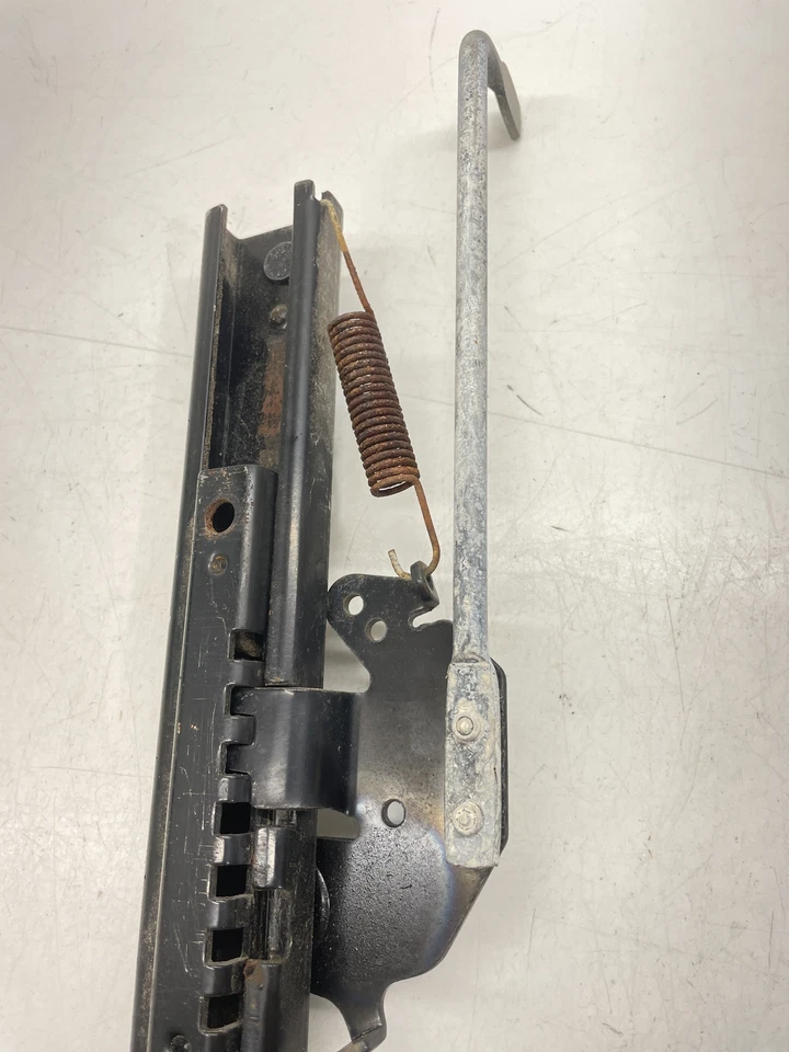 Adjuster, With Latch, RH - 2019 John Deere XUV835M GATOR 40891 - Image 2 of 4