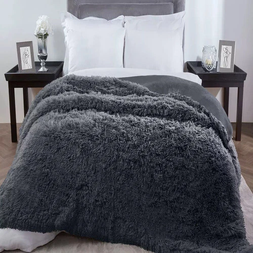 Plaid ou couvre-lit fausse fourrure,Déco Douceur , plusieurs coloris disponibles - Photo 1/4