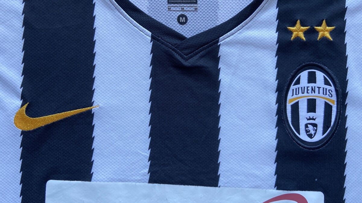 JUVENTUS 2010 2011 HOME FOOTBALL SHIRT SOCCER JERSEY NIKE JUVENTUS 2010 2011 HOME FOOTBALL SHIRT SOCCER JERSEY NIKE