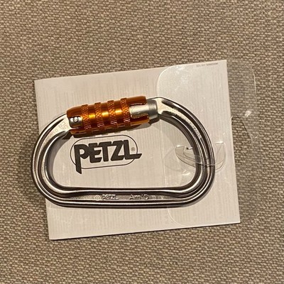 PETZL Am'D Locking Carabiner, Screw-Lock TRIACT-LOCK, Gray