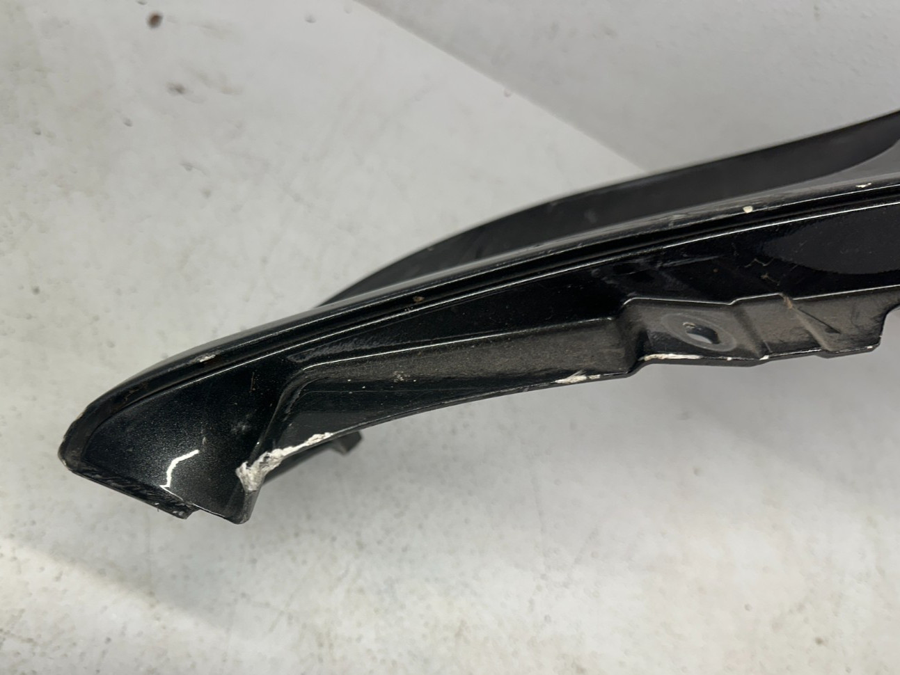 2010-2017 ASTON MARTIN V12 VANTAGE FRONT RIGHT PASSENGER FENDER SHELL COVER OEM