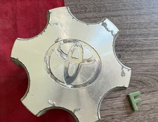 F 1 2001-2005 Toyota Sequoia Wheel Center Cap 42603-af010