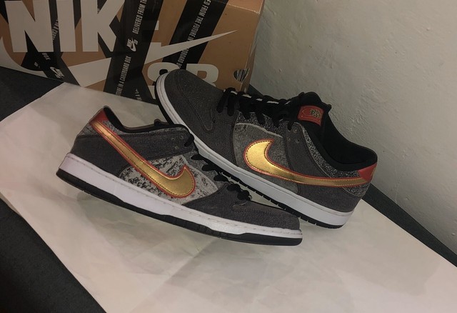 nike sb dunk low black gold