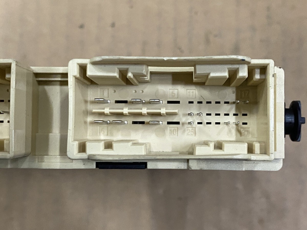 13-18 MERCEDES GL450 GL550 CLA250 RIGHT SIDE SEAT CONTROL