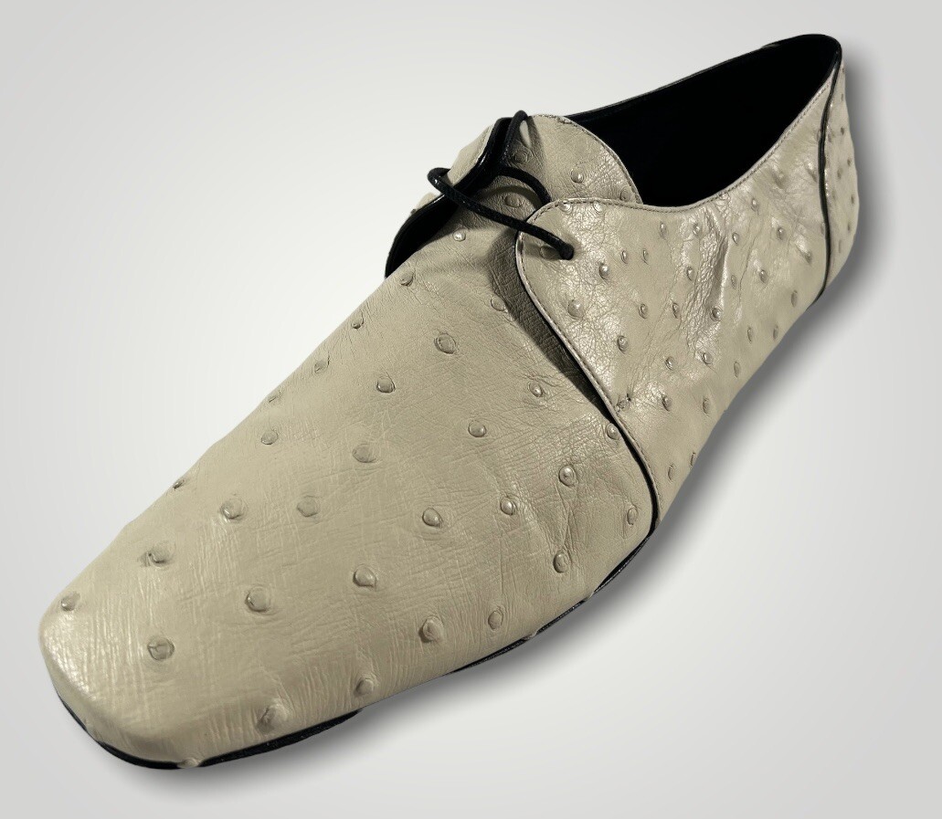 Scarpe Saint Laurent in pelle di struzzo avorio da 2.000 dollari taglia US 9 Made in Italy