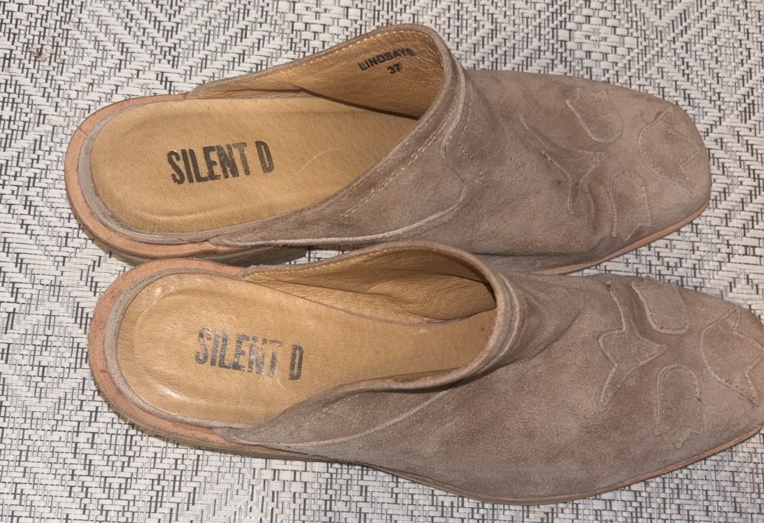 Women’s Silent D Lindsay Suede Floral Mules Size … - image 4