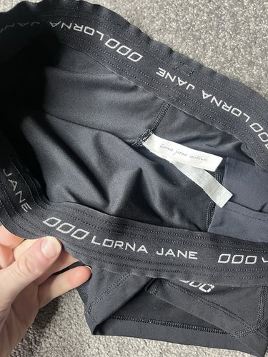 Lorna Jane Booty Bike Shorts Womens Medium Black Running Short Pants Ladies - Picture 6 of 13