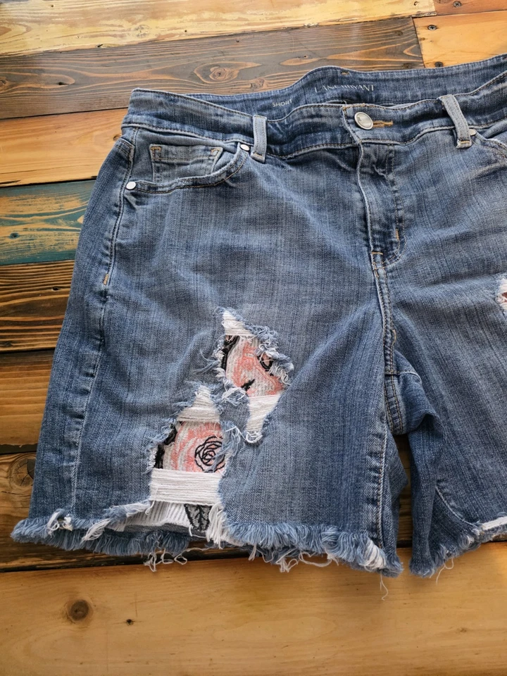 Pantalones Cortos Lane Bryant Desgastados Demin Flores Interior Talla 14 Foto 2 de 4