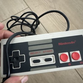 Lot of 2 Original NINTENDO NES Controllers NES-004 - OEM - Fast Shipping