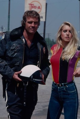 Lee Majors Heather Thomas appearing in the ABC tv show Fall Guy' Old Photo 2