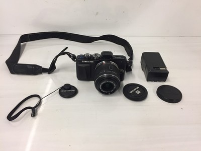 Olympus PEN Lite E-PL7 Mirrorless Digital Camera w/ M.Zuiko Digital 14-42mm Lens