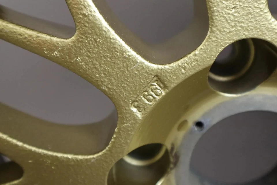 Porsche 964 CUP BBS Ruota completa da corsa 18" 0228003 oro - Immagine 3 di 4