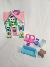 Fisher Price Sweet Streets COUNTRY COTTAGE Loving Family Doll House 2000 Y2k