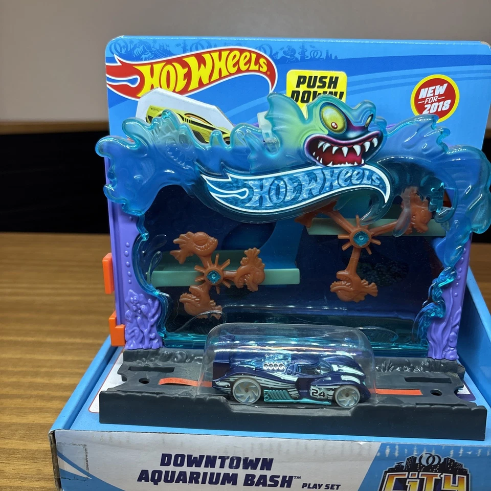 Hot Wheels City Downtown Aquarium Bash Play Set - Rare-NOS 2018 - Image 2 of 4