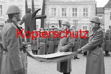 J24 Pioniere NVA - Vereidigung an der Truppenfahne in Luckau II, Foto 20x30 cm