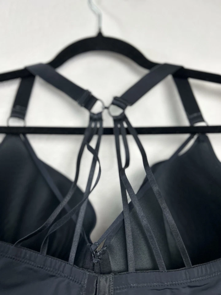 Sujetador Essential Bodywear Talla 40F Forrado Negro Convertible Espalda Corredora Tirantes Foto 4 de 4