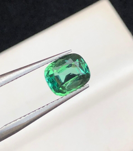 1.05 ct top quality natural green color tourmaline cut gem from Afghanistan - Picture 5 of 7