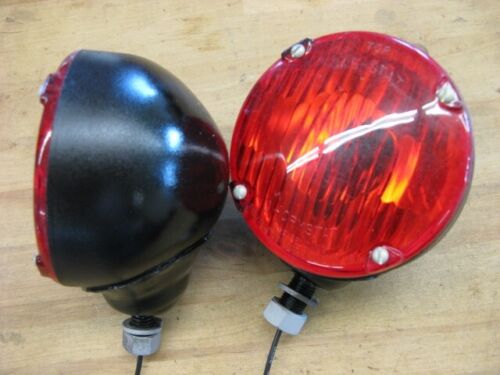 2 Vintage Signal stat Model 17 12 Volt Tail Lights - Picture 2 of 3