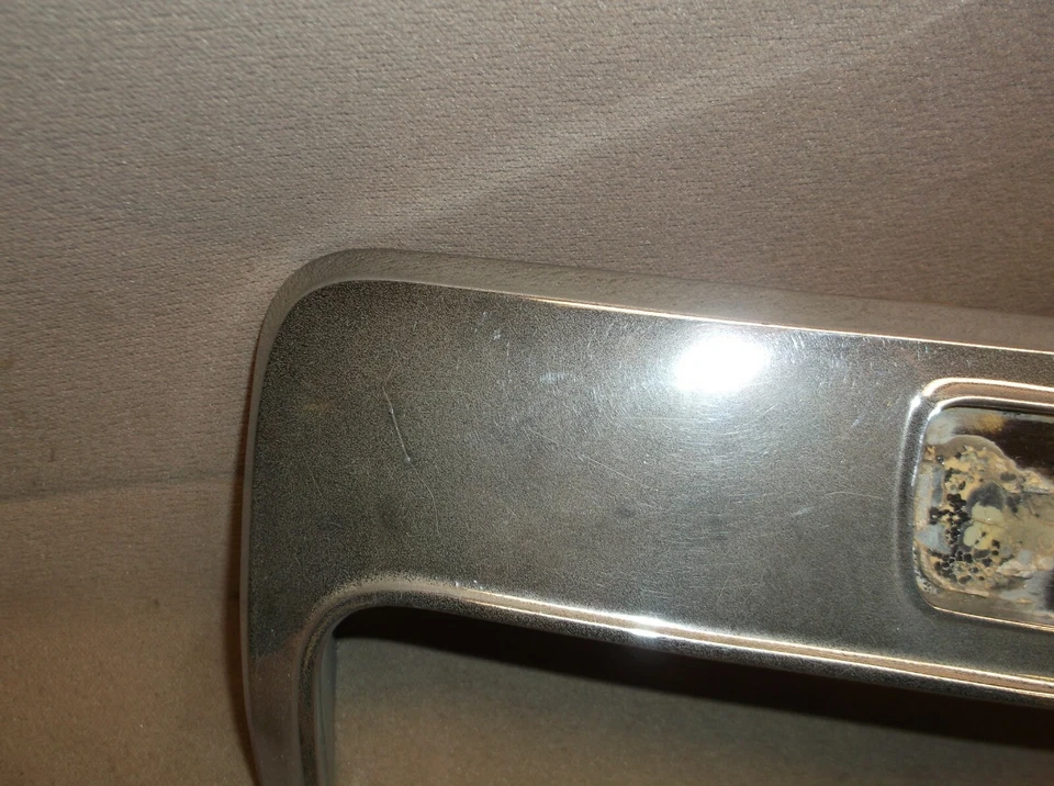 1973 MERCURY COUGAR PADRÃO XR7 CAPÔ MOLDAGEM CENTRAL, SEM EMBLEMA, TÃO CROMADO - Imagem 3 de 4