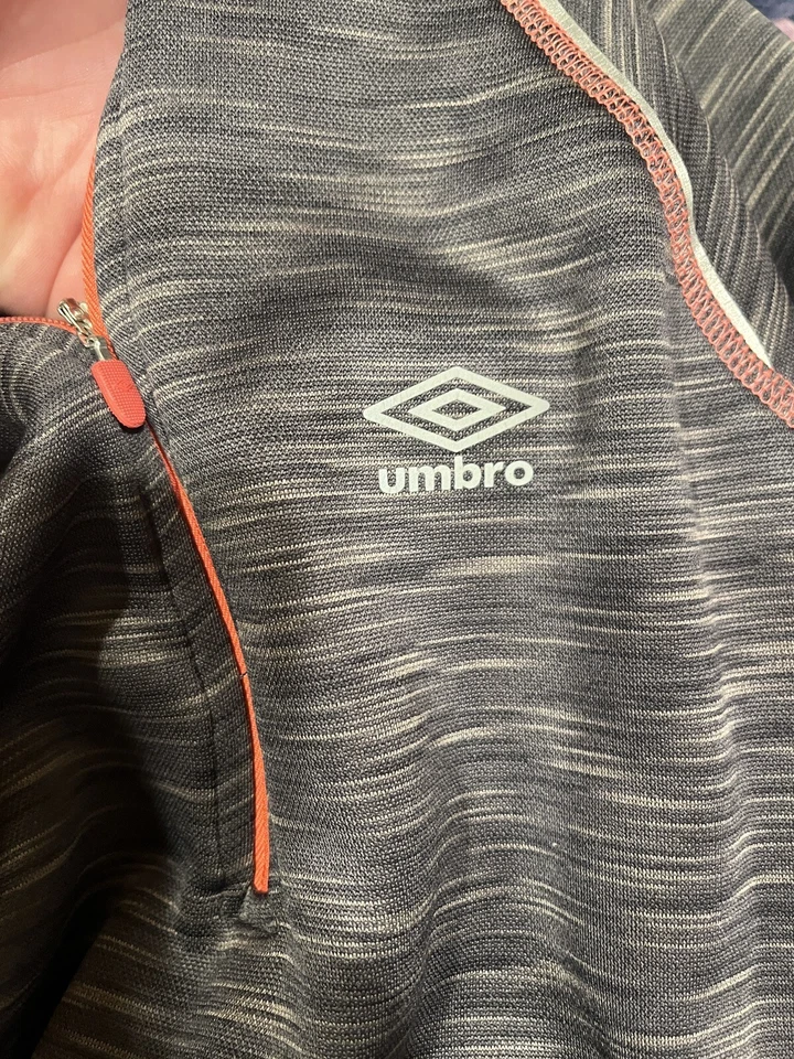 Camisa Pullover Umbro Mujer 1/4 Cremallera Manga Larga Talla Pequeña Rosa/Gris Foto 3 de 4