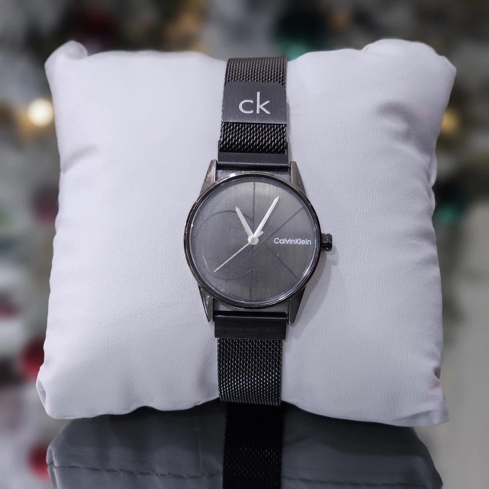 Reloj Ck Todo Acero Inoxidable Hecho en Suiza Mujer Esfera Negra Malla Pulsera Cuarzo Foto 2 de 4