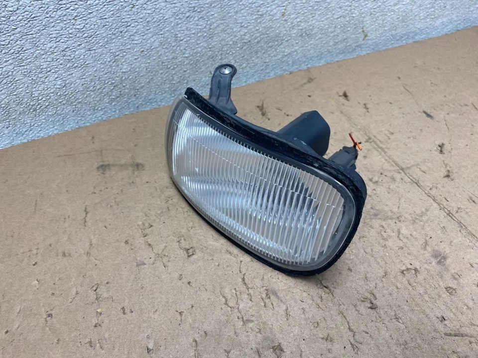 1995 1996 Nissan Maxima левый водитель LH угловой поворотник оригинальный S4222 DW - Изображение 2 из 4