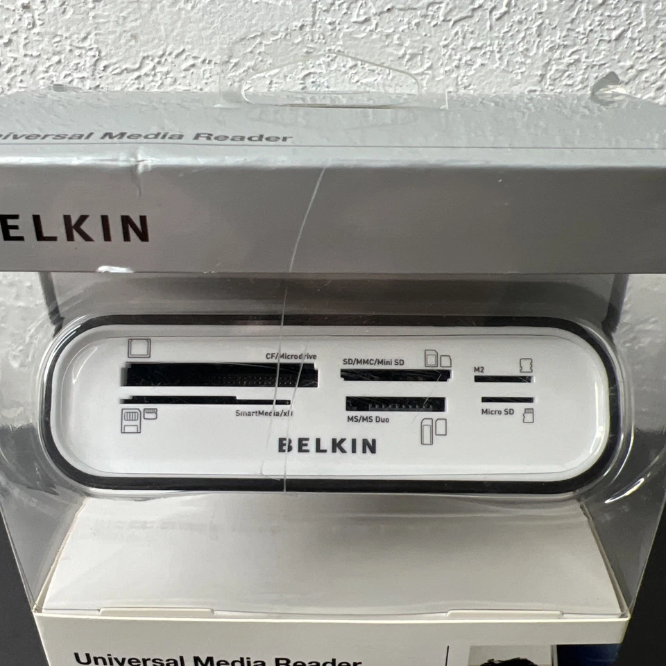 Belkin Universal Flashcard Media Reader - USB 2.0 - F4U003-WHT L20-33 SEALED - Image 2 of 4