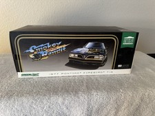 GreenLight Artisan 1:18 1977 Pontiac Firebird Trans Am Smokey & The Bandit