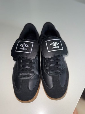 Umbro Sala II Indoor Soccer Futsal Shoes Black Gum Sole UMBRO SALA IC BLACK- INDOOR FOOTBALL BOOTS FOR ADULTS  main image 4