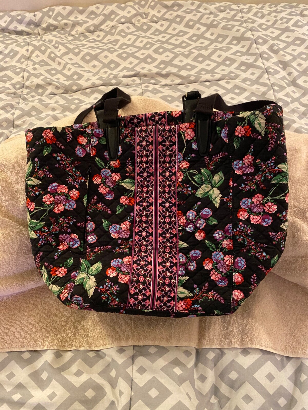 Vera Bradley Authentic cotton fabric quilted bag Gem