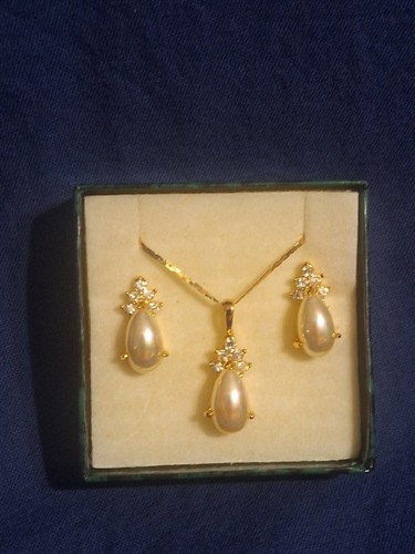 Vintage Roman Teardrop Faux Pearl And Crystal Necklace And Earring Set Gold Pl. - Picture 3 of 11