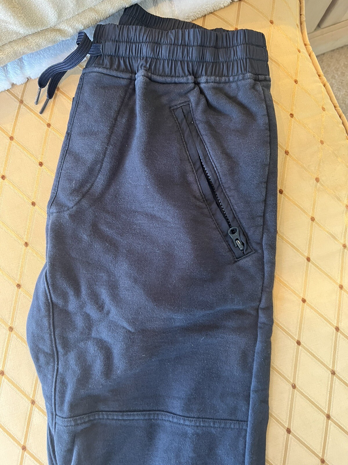 Kith men's medium sweatpants for a comfortable stylish fit-image