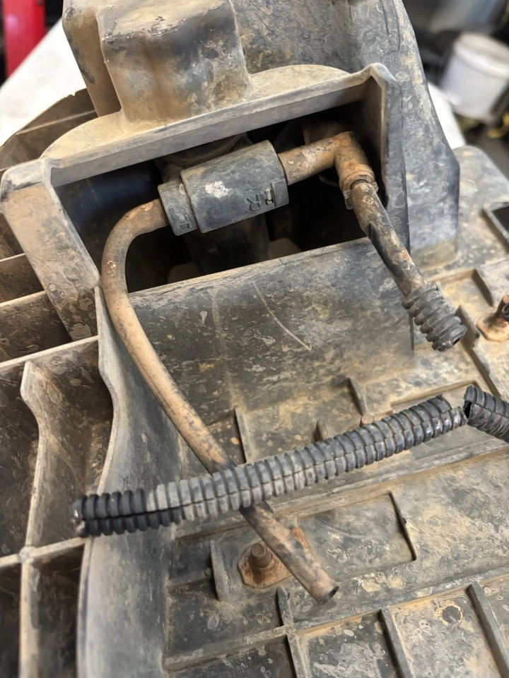 JEEP WRANGLER WASHER BOTTLE JK, 03/07-07/18 07 08 09 10 11 12 13 14 15 16 17 18 - image 4 of 4