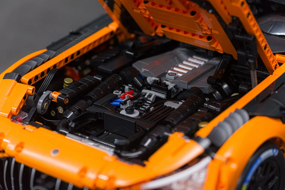 Original Mercedes-Benz Mercedes-AMG GT3 orange, CaDa, 1:8 - Bild 2 von 3