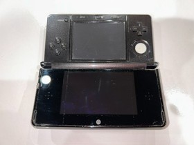 Nintendo 3DS Console Black System + Charger + Mario Kart 7 + SD Card + Case #2