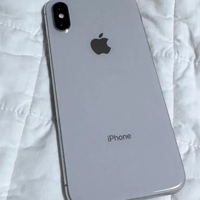 Looking for iPhone XS - Silver or Black, 64GB Preferred