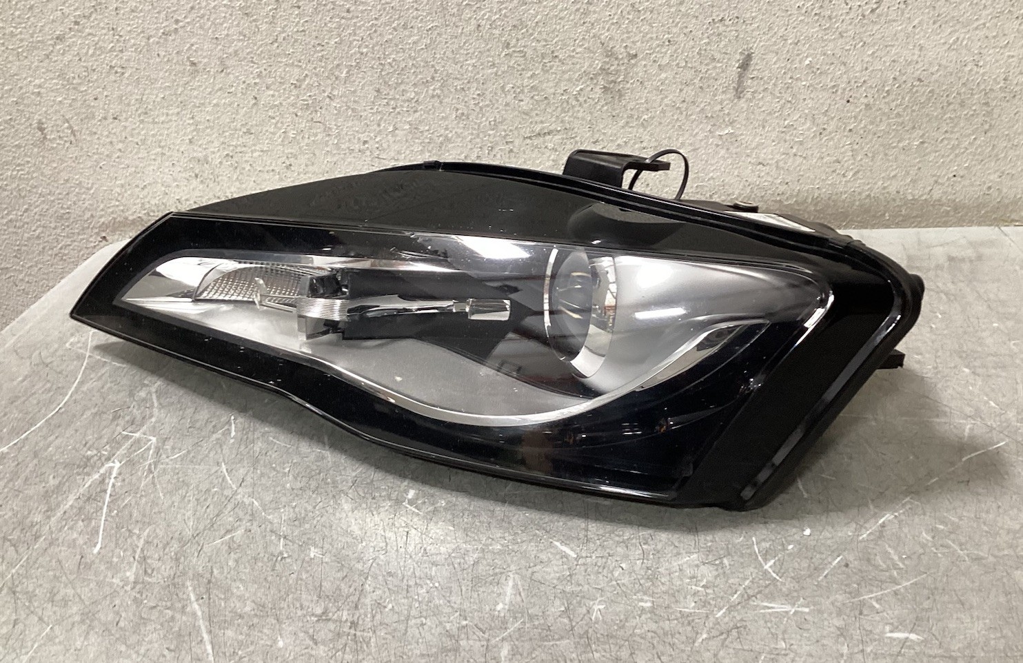 2008 2009 2010 2011 2012 Audi R8 HID LEFT HEADLIGHT USED OEM SHELL 420941003B