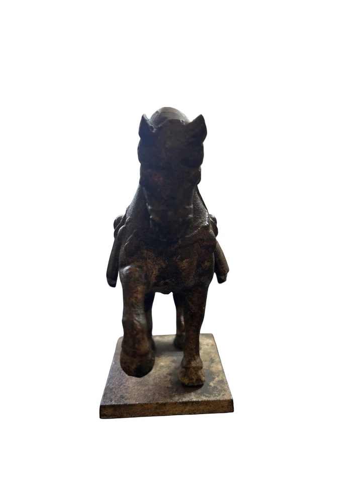 Escultura china vintage de caballo de guerra con silla de hierro de la dinastía Tang Foto 2 de 4