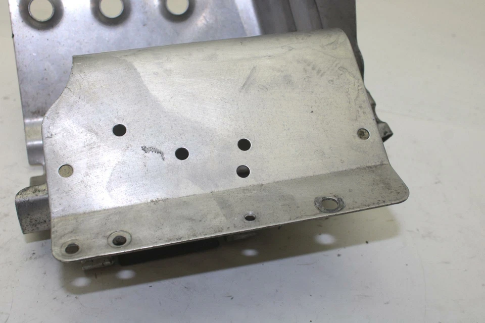 Refuerzo del espacio para los pies izquierdo Yamaha Vmax 500 XT 96 OEM 8AB-21926-00-00 SY43 Foto 2 de 4