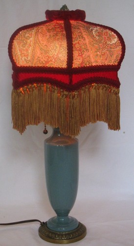 VINTAGE ELECTRIC PORCELAIN TABLE LAMP w/RECOVERED PAISLEY SHADE w/GOLD FRINGE - 第 1/11 張圖片