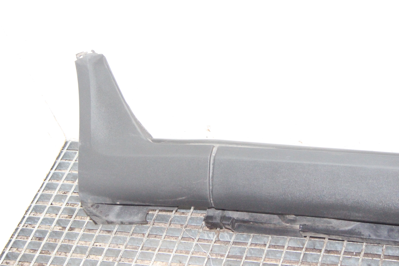 VOLVO XC70 MK2 II Right Side Sideskirt 30763663 2.4 Diesel 158kw  