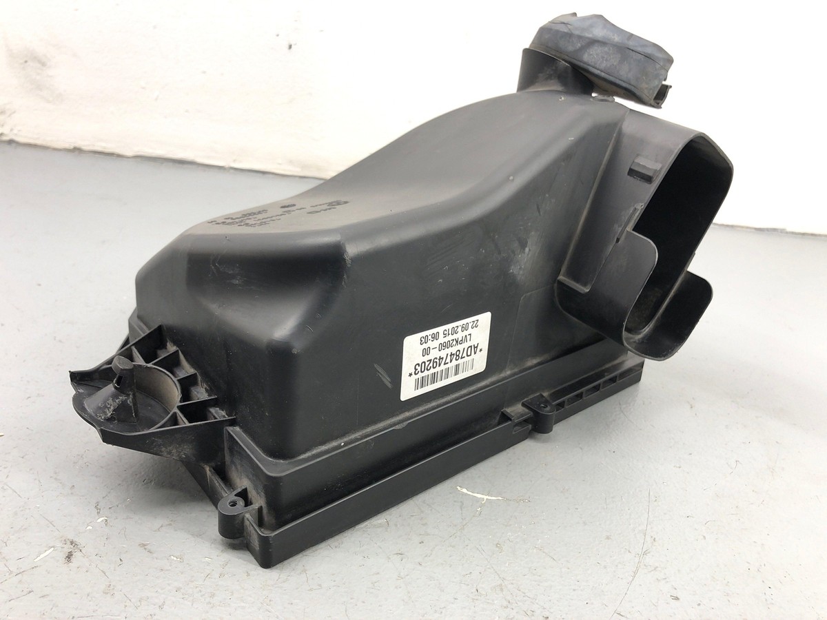 2015-2020 BMW M4 3.0L LEFT SIDE ENGINE AIR FILTER TOP HOUSING CAP 