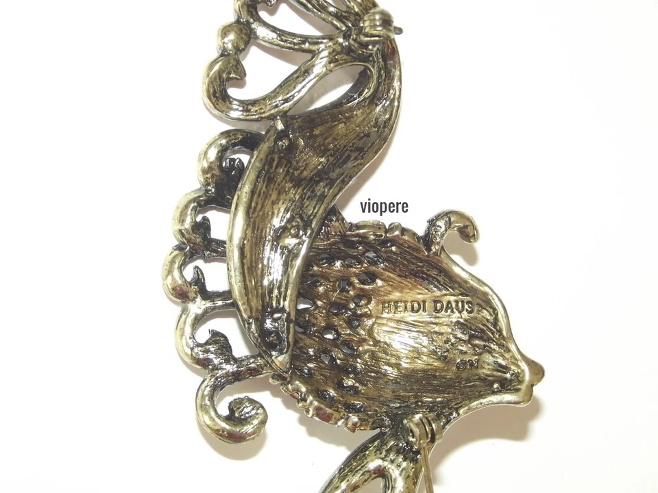 Prendedor de pez de cristal Heidi Daus "La belleza del mar" Foto 4 de 4