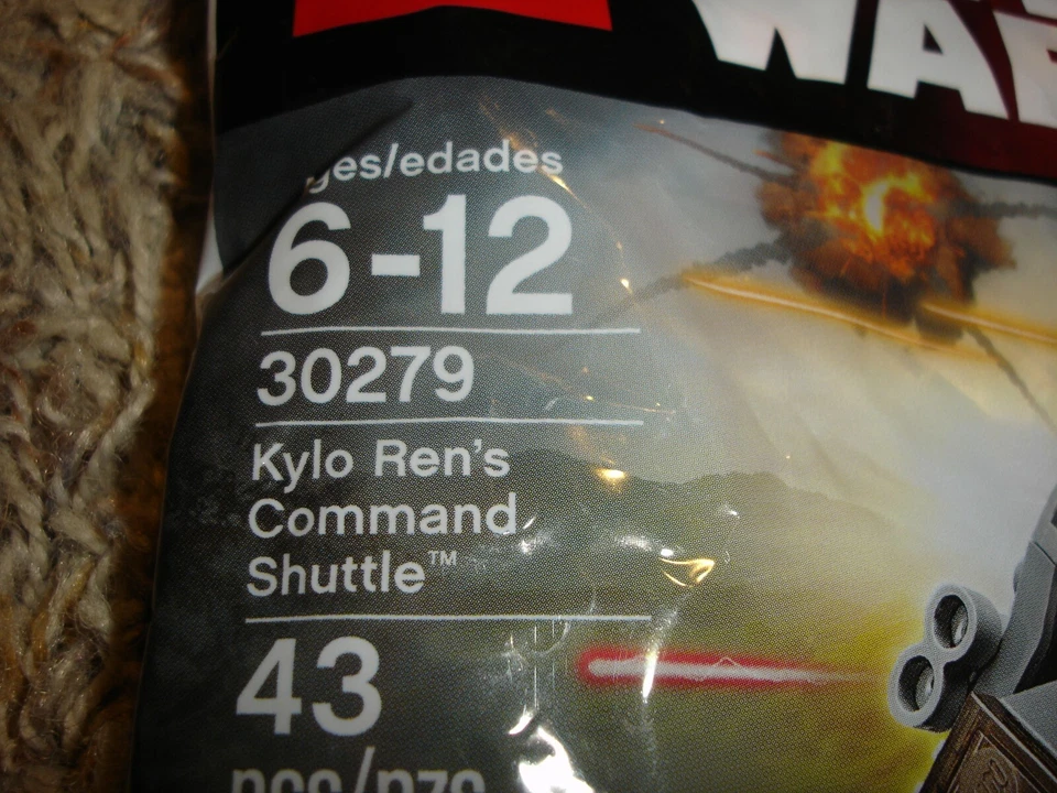 NEW Lego Star Wars Kylo Ren's Command Shuttle 43 pc set 30279 - Image 2 of 3