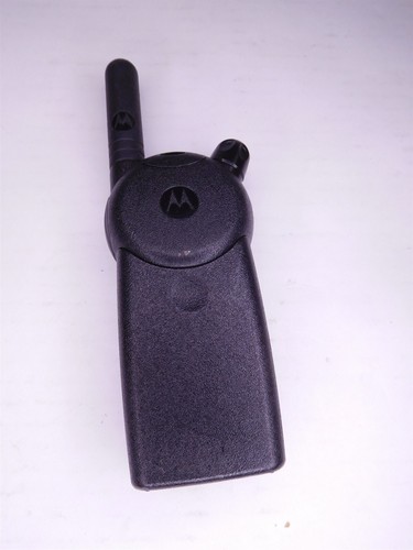 Motorola RLA1001G Channel Walkie Talkie Two-Way Radio (060325) - Picture 3 of 6