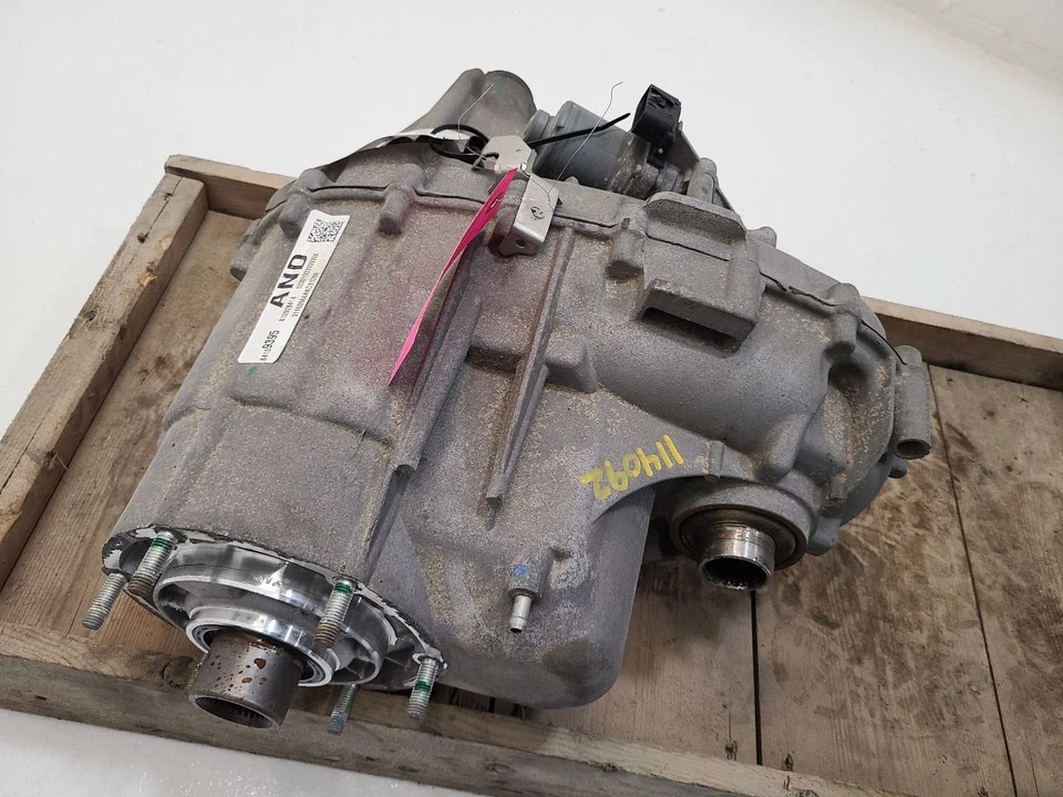 2017-2020 CHEVROLET SUBURBAN 1500 Transfer Case Transfer Case Opt Nqh Id AND Foto 2 de 4