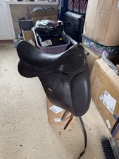 17.5 Inch Wintec Brown Isabel Werth Dressage Saddle Changeable Gullet Flock