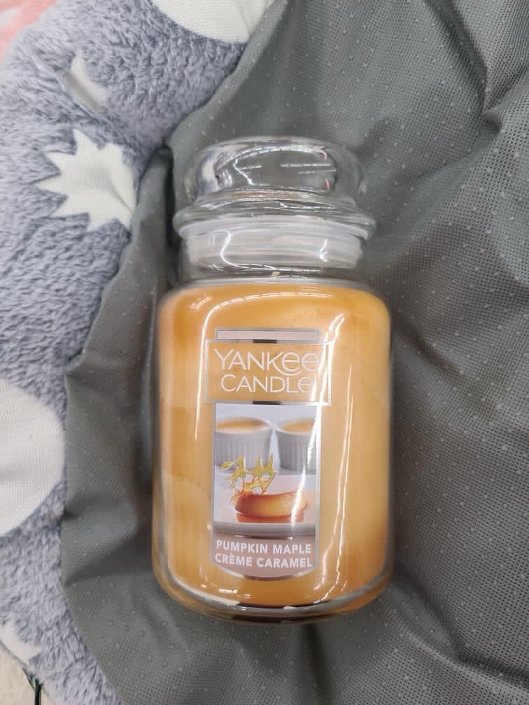 Yankee Candle Pumpkin Maple Creme Caramel Large 22oz Single Wick Jar Candle